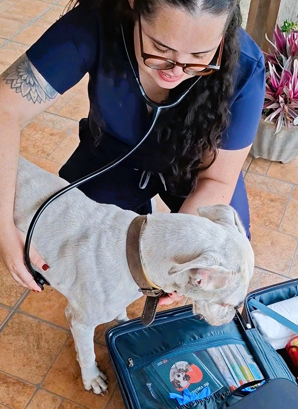 Dra. Nathalia Helen fazendo atendimento a domicilio em BH